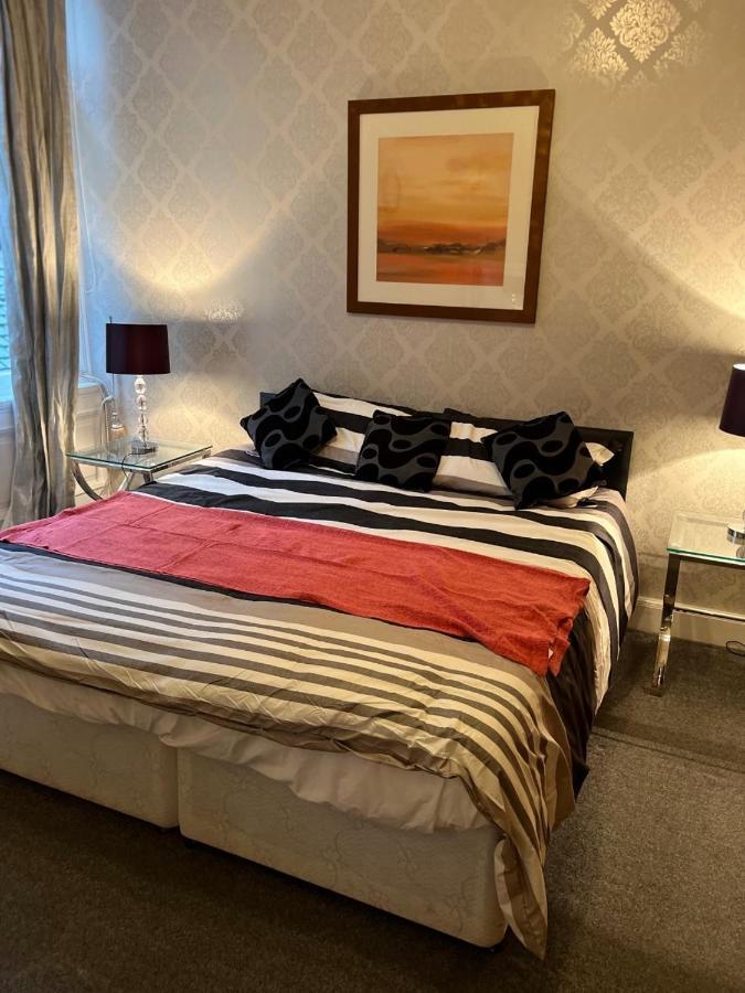 Royal Mile Mansions 2 Bedroom - Edinburgh City Centre Buitenkant foto