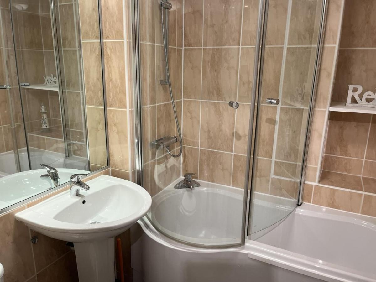 Royal Mile Mansions 2 Bedroom - Edinburgh City Centre Buitenkant foto