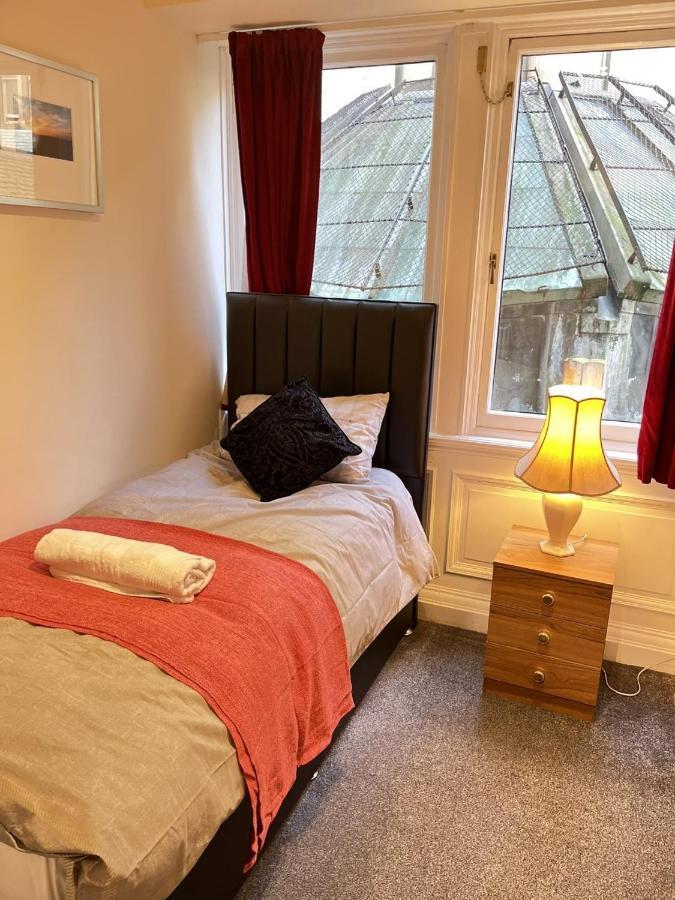 Royal Mile Mansions 2 Bedroom - Edinburgh City Centre Buitenkant foto